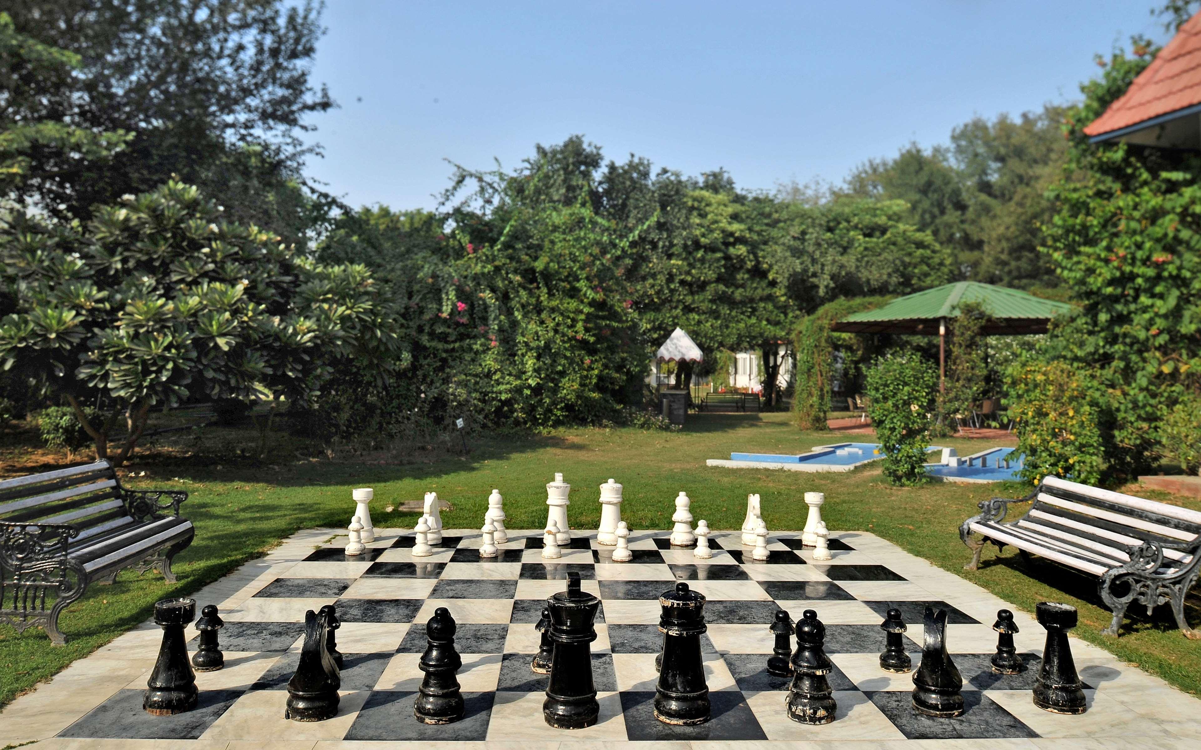 Best Western Resort Country Club Гургаон Экстерьер фото