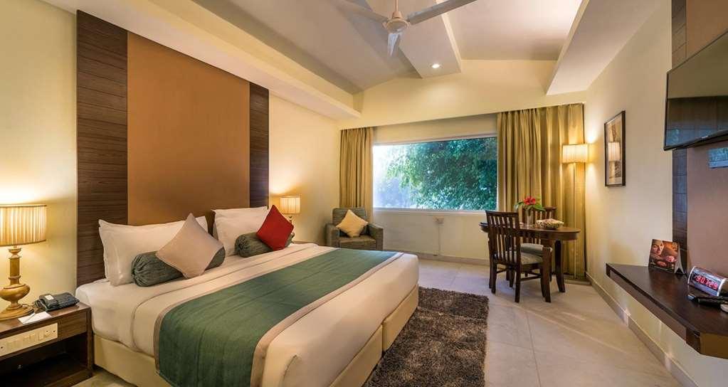 Best Western Resort Country Club Гургаон Номер фото